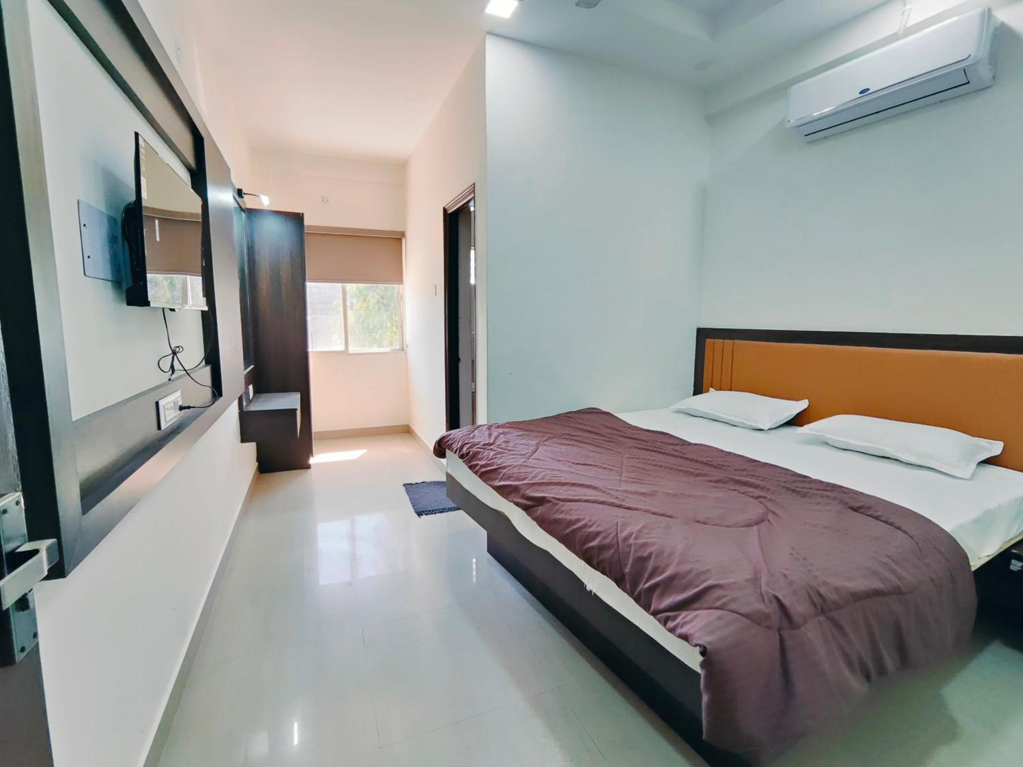 Hotel Heritage Palace Bhuj Exteriör bild