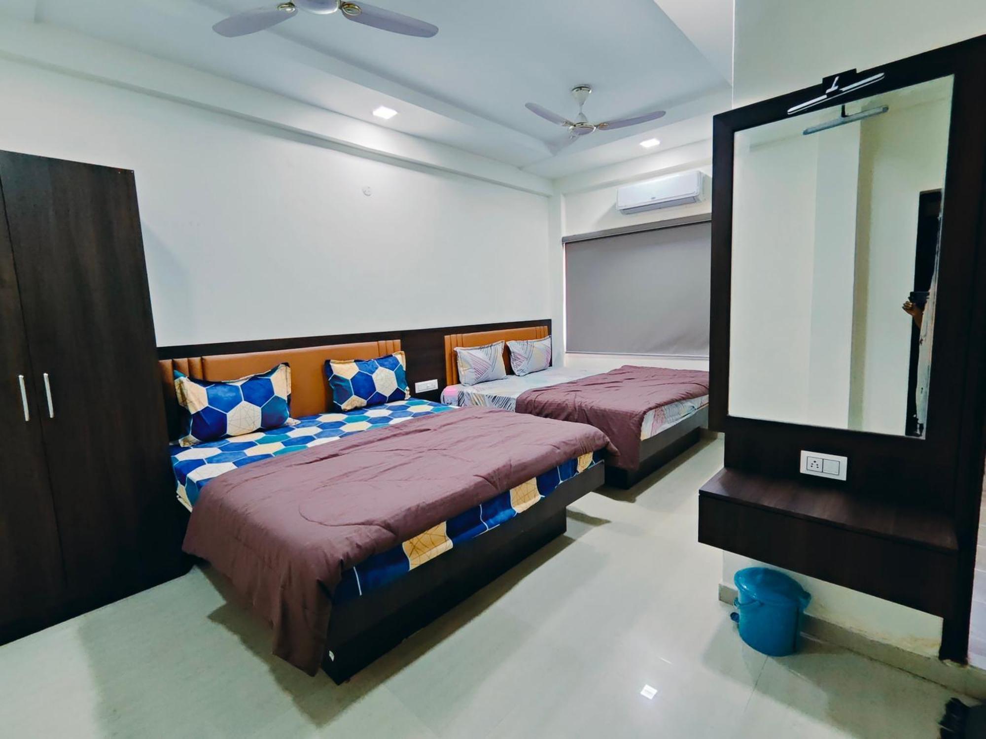 Hotel Heritage Palace Bhuj Exteriör bild
